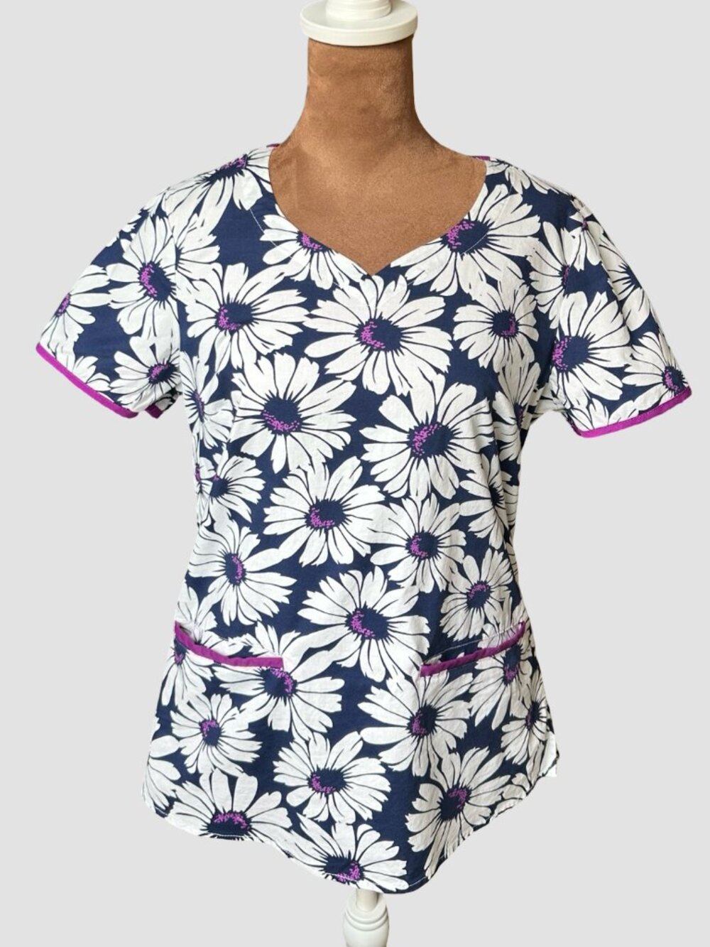 Healing Hands Scrub Nurse Med Top Purple Navy White Daisy Floral V-Neck Womens M